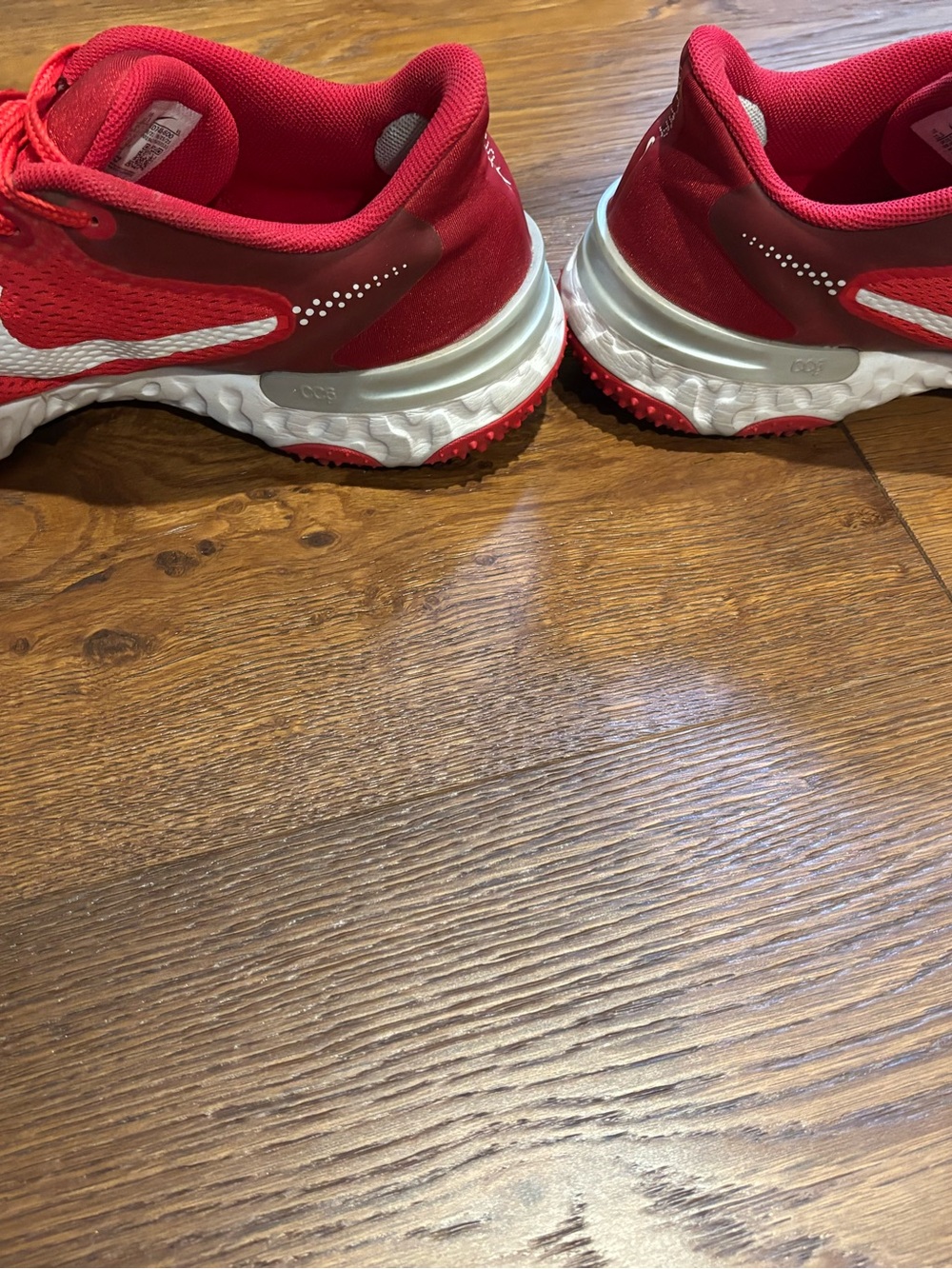 Nike Red baseball turf Shoes - Picture 2 of 4